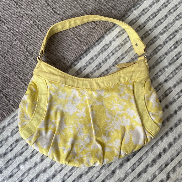 Old Navy Handbags - Old Navy Shoulder Bag 🌼